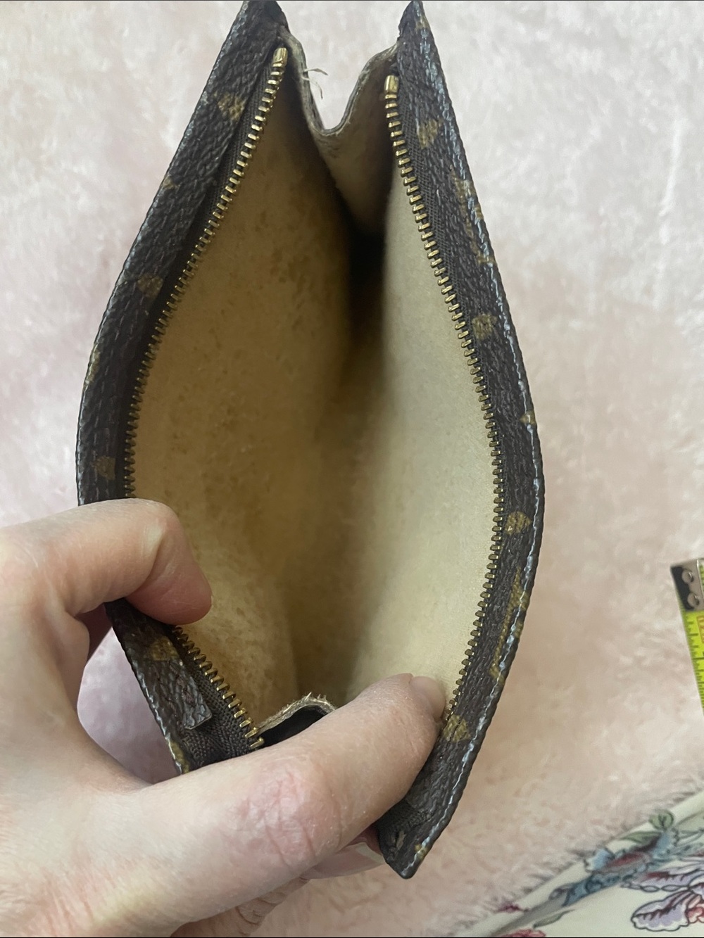 Louis Vuitton Monogram Canvas Pouch - Picture 6 of 8
